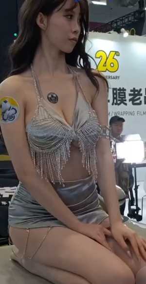 大长腿跳骚舞