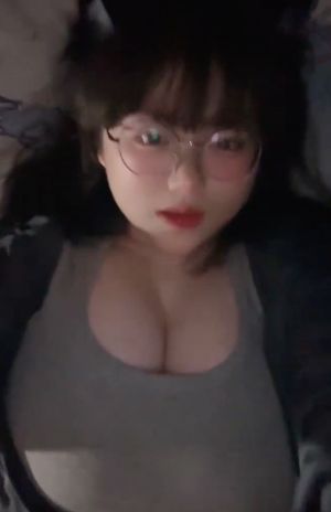 大奶嫩学妹