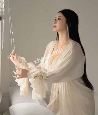性感大灯模特