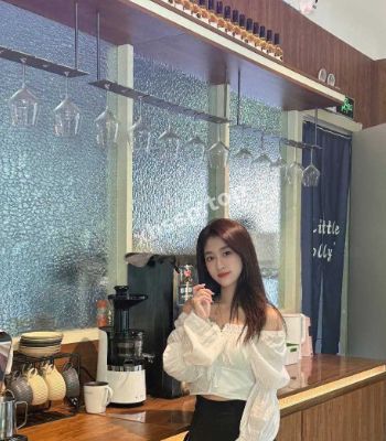 清纯甜美