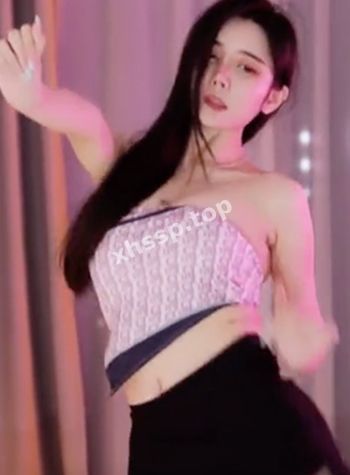 前凸后翘