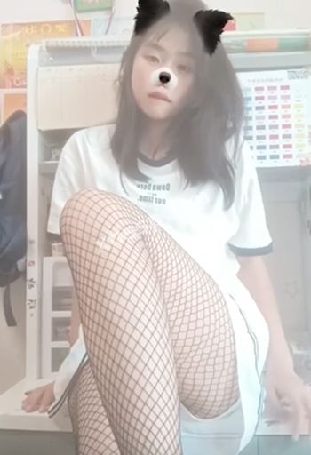 清纯学生妹