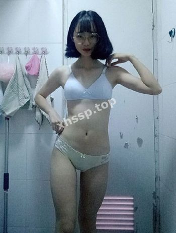 清纯女大