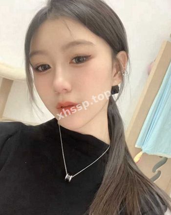 反差女校花