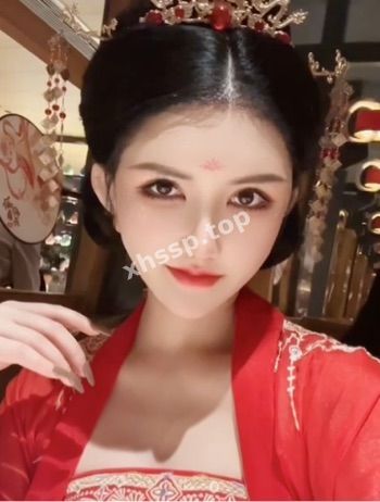 前凸后翘