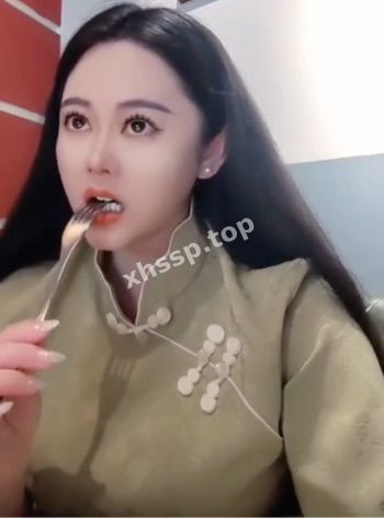 梨涡浅笑