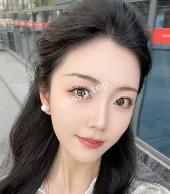 酥胸半露