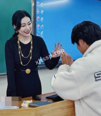 严梓怡
