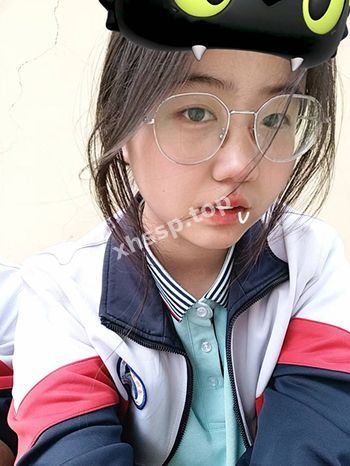 可爱嫩妹