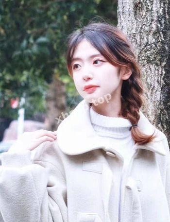 李维依