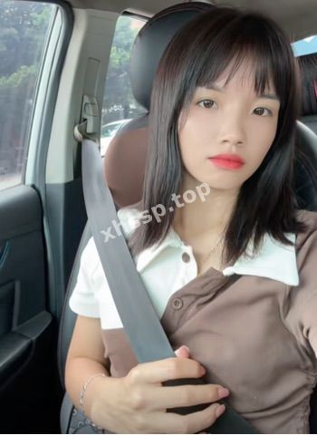 蛙泳女孩