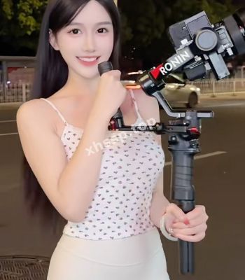 白嫩尤物