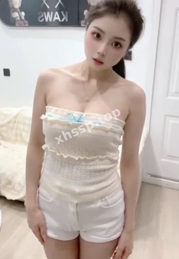 反差嫩妹