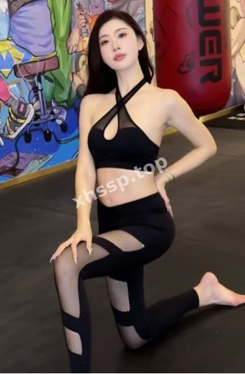 骚首弄姿