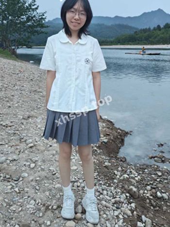 清纯眼镜妹