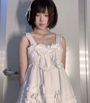 00后嫩妹