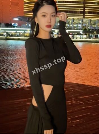 腰细腿长
