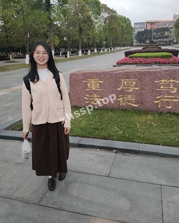 清纯女学霸