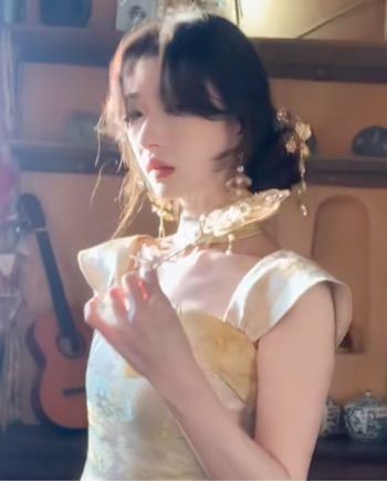 细腰翘臀