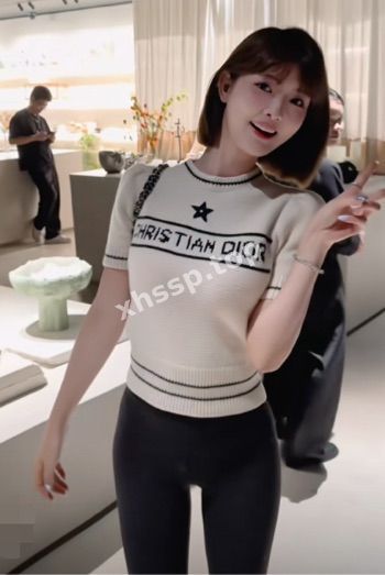 清纯甜美