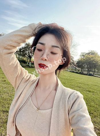 高颜值女大