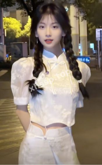 清纯甜美